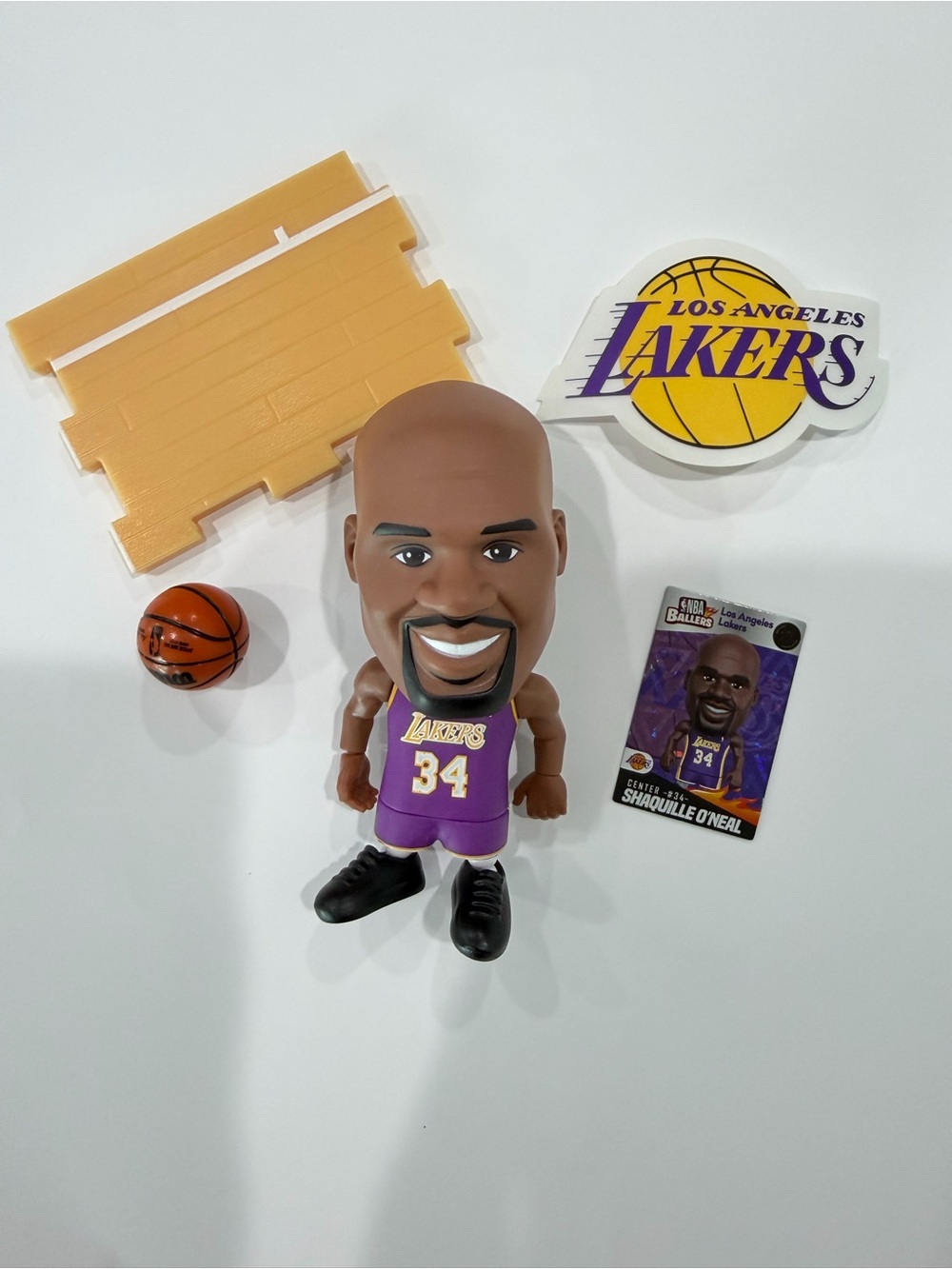 NBA Ballers Shaquille O’Neal Los Angeles Lakers Figure + Card & Accessories